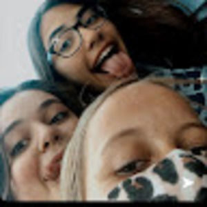 Meet your Posher, Mia